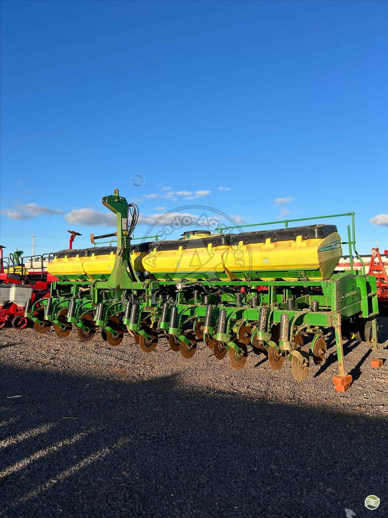 PLANTADEIRA JOHN DEERE PLANTADEIRAS 2117 Atacado Agrisser VACARIA RIO GRANDE DO SUL RS